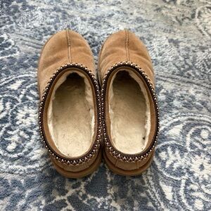UGG Tasman